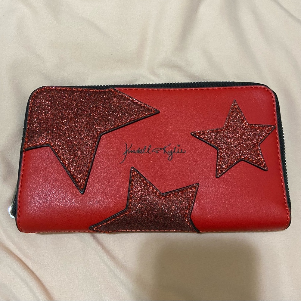 Kendall and Kylie wallet